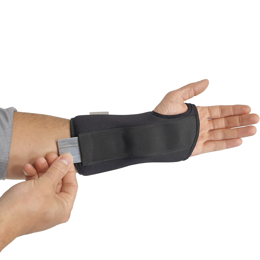 Jura Black Wrist Brace